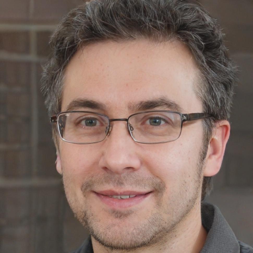 Финансовый консультант Игорь Белоусов